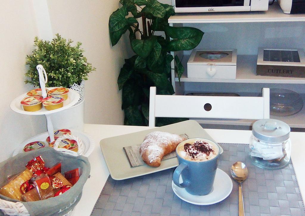 Bed and Breakfast La Casa Delle Betulle Cardano Al Campo Pokój zdjęcie